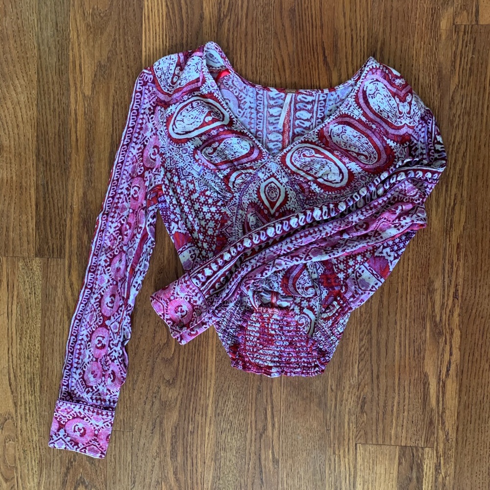 Free People Long sleeved crop top